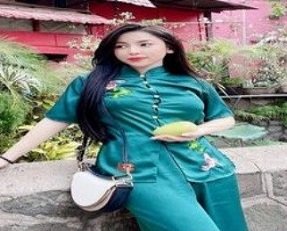 Suri thư giãn trước khi tham gia nghi thức tâm linh